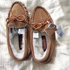 SHOES, MOCCASINS, SUEDE, LADY 7, BROWN, TENDER FEET, RUBBER SOLES, FAUX SHEEP